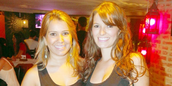 Gisela Oliveira e Marília Andrade esbanjaram charme noite dessas no tão prestiagiado bar Picanha na Tábua 